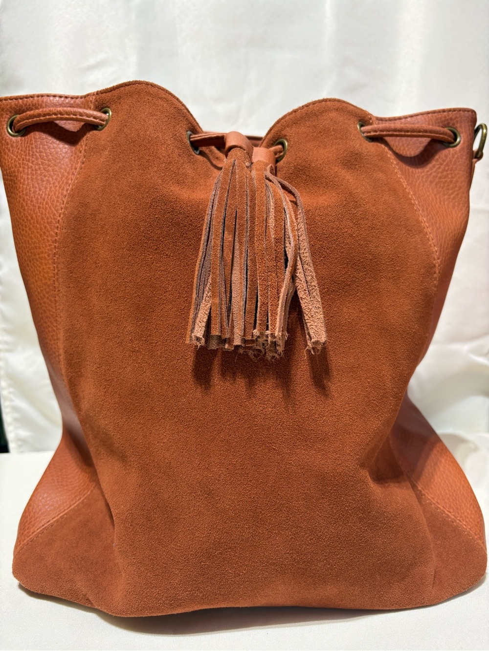 NWOT American Eagle Outfitters Rust Tassel Drawstring Bucket Bag